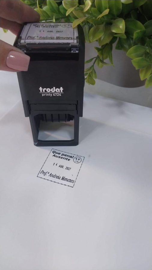 Carimbo datador Trodat Printy 4724 com impressão “Que pena! Ausente” e data